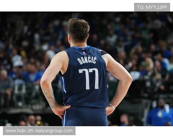 东契奇长传直达罚球区得手，独行侠攻势凶猛